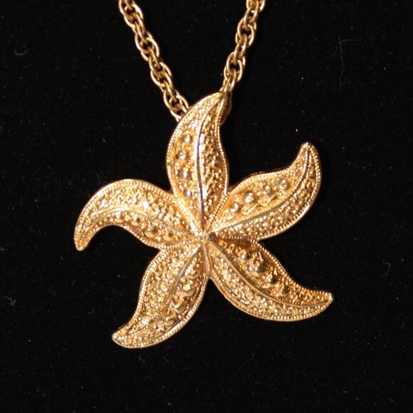 Golden Starfish Necklace And Earring Matchng Set - Picture 6 of 14